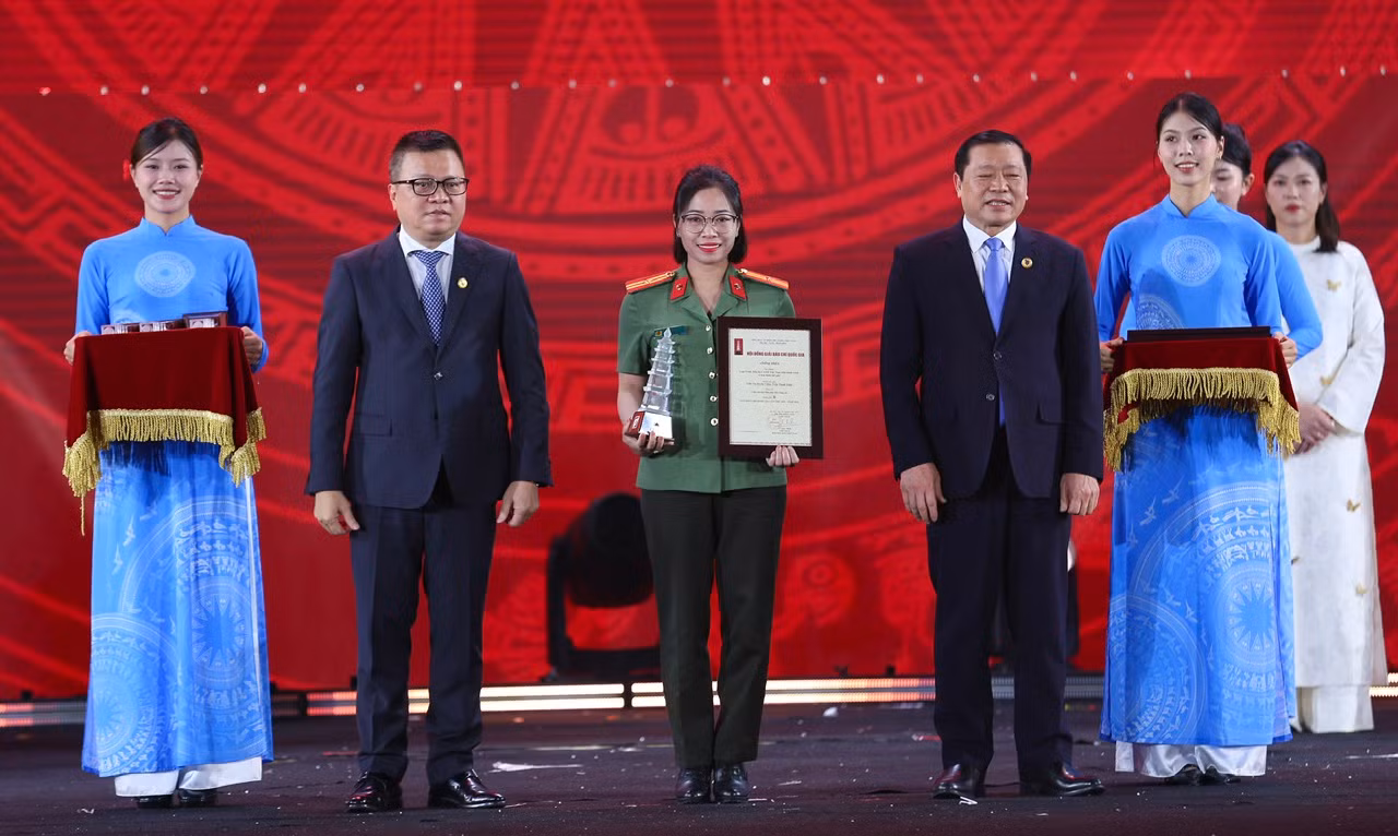 Lễ trao Giải Báo chí Quốc gia lần thứ XIX – 2025: Đảng, Nhà nước và nhân dân luôn đặt niềm tin sắt son vào Báo chí Cách mạng Việt Nam -1