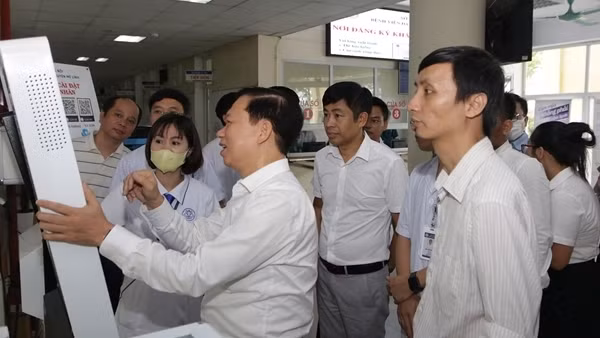 Hà Nội tăng tốc triển khai bệnh án điện tử
