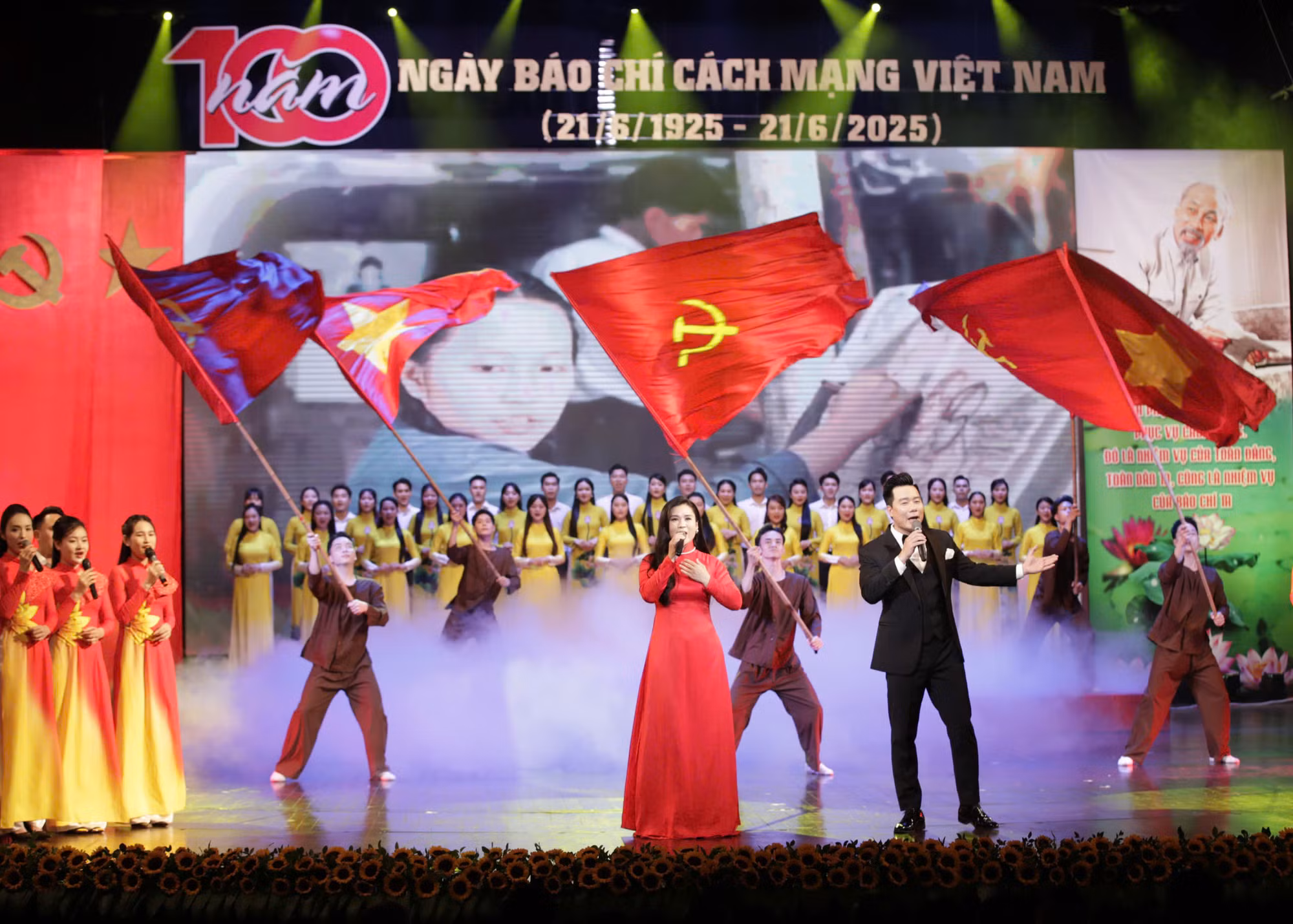 Tôn vinh người làm báo, tái hiện lịch sử Báo chí Cách mạng Việt Nam bằng nghệ thuật -0