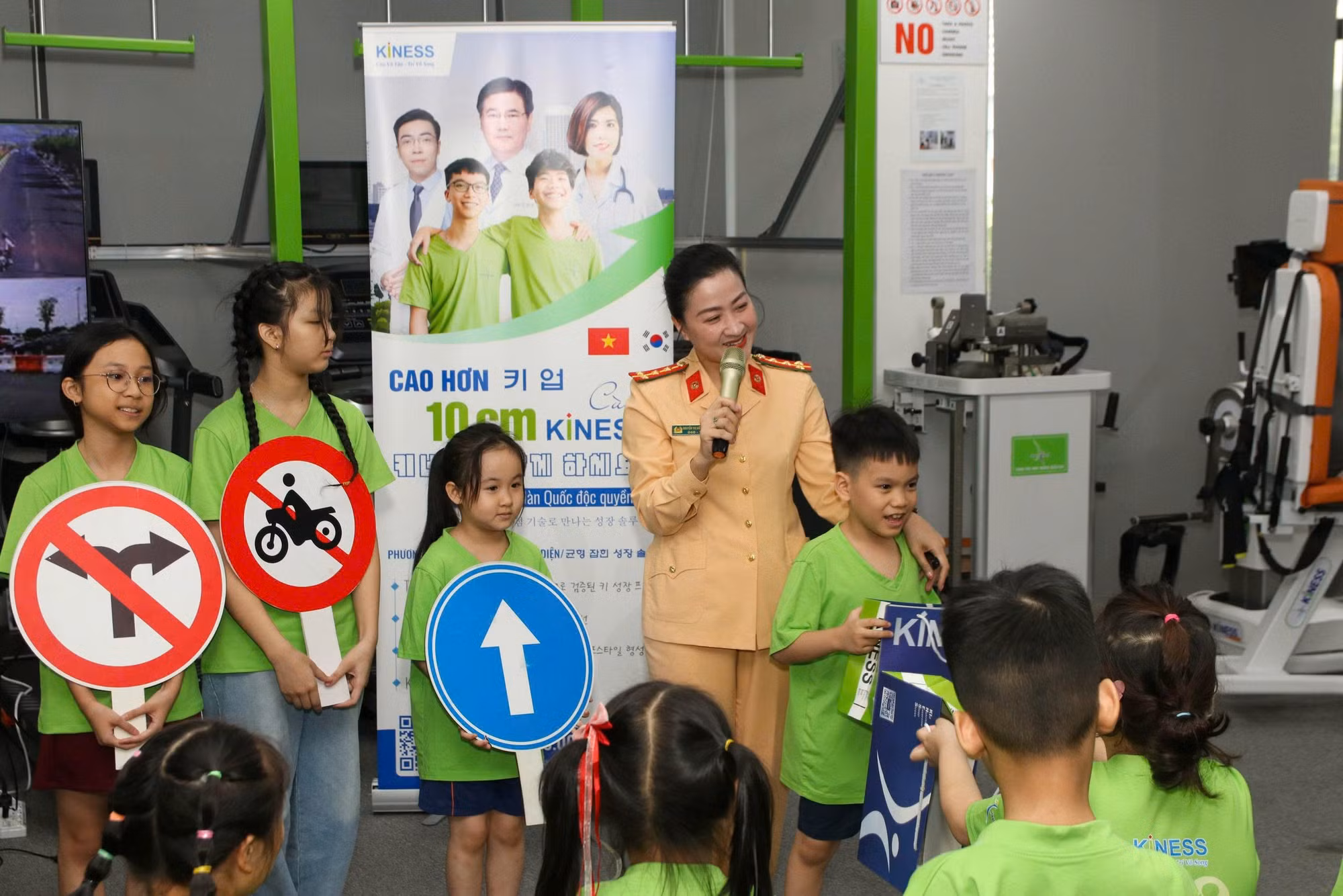 Tuyên truyền kỹ năng tham gia giao thông an toàn cho lứa tuổi học sinh -0