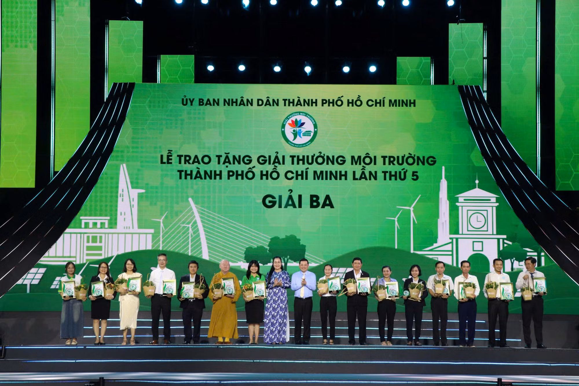 Nhiều hoạt động kỷ niệm 327 năm hình thành và phát triển Sài Gòn - Chợ Lớn - Gia Định - TP Hồ Chí Minh -0
