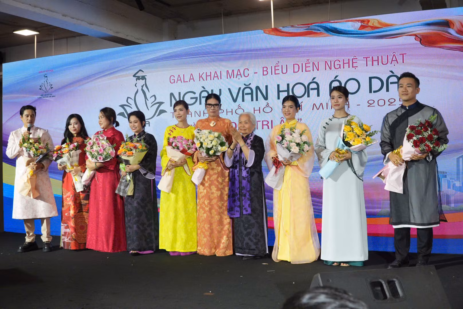 Đêm Gala “Áo dài tri ân” lan tỏa vẻ đẹp văn hóa Việt Nam -0