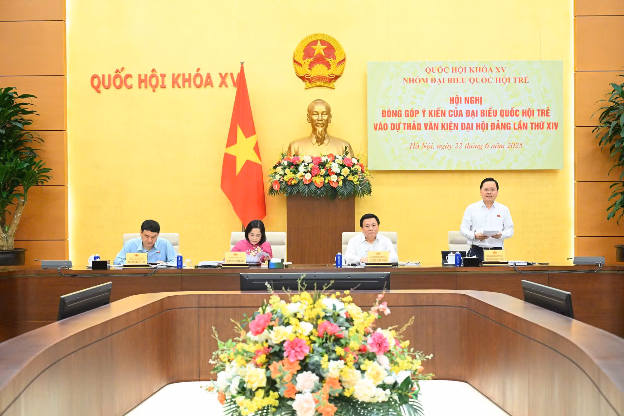 Đại biểu Quốc hội trẻ đóng góp vào dự thảo Văn kiện Đại hội XIV của Đảng -0