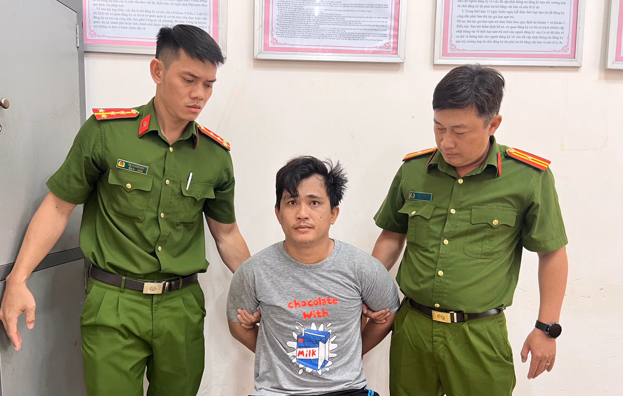 Khởi tố đối tượng tấn công thành viên bảo vệ ANTT ở cơ sở -1