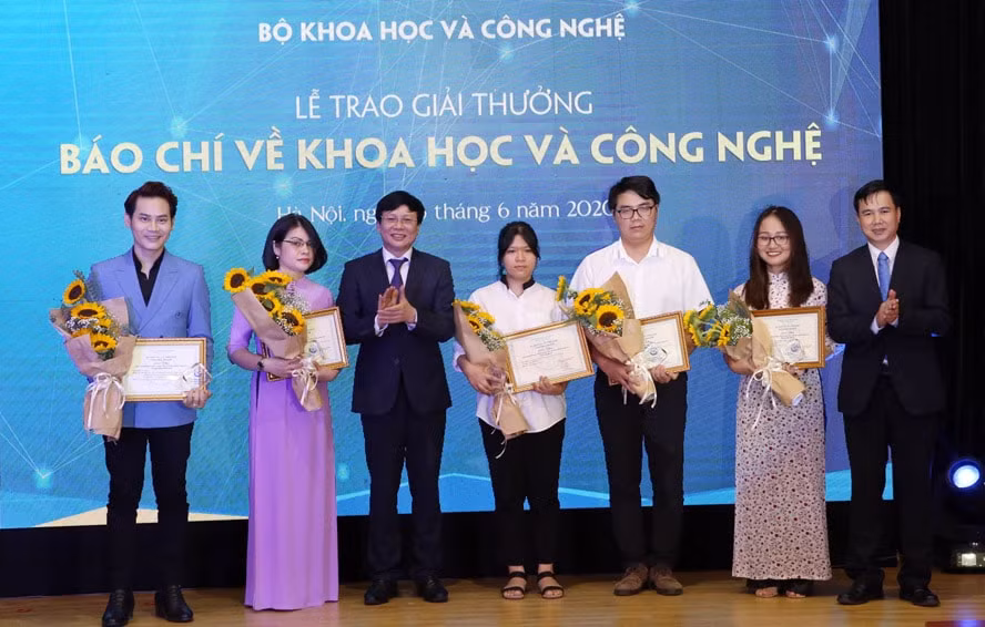 Khởi động Giải thưởng báo chí về khoa học, công nghệ, đổi mới sáng tạo và chuyển đổi số năm 2025 -0