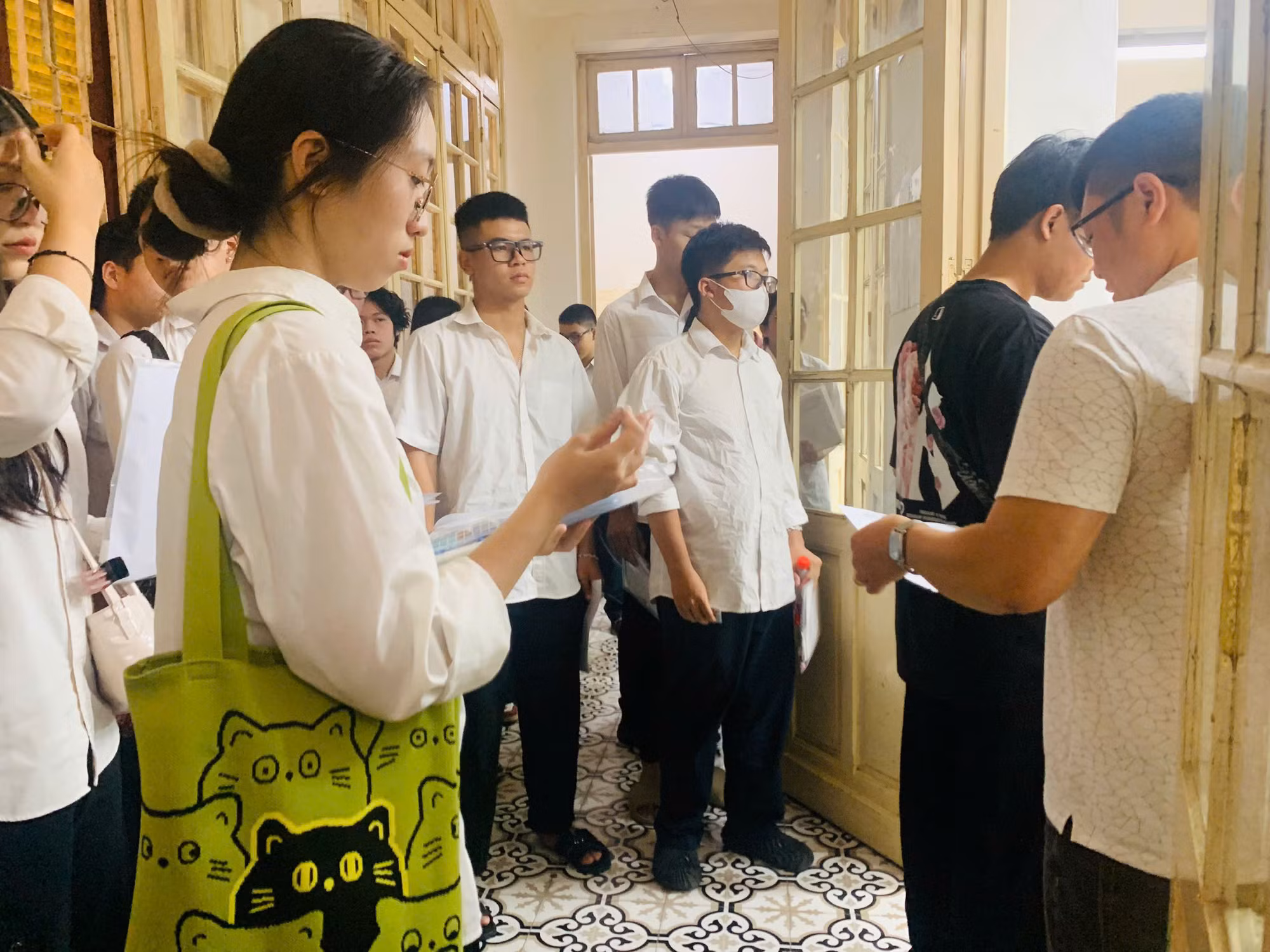 Hơn 1,1 triệu thí sinh làm thủ tục dự thi tốt nghiệp THPT 2025 -0