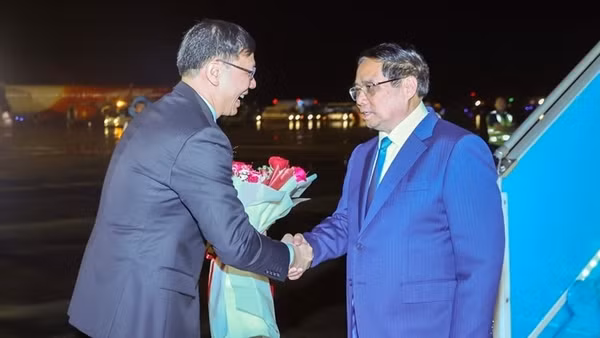 Thủ tướng Phạm Minh Chính về tới Hà Nội, kết thúc tốt đẹp chuyến công tác tại Trung Quốc