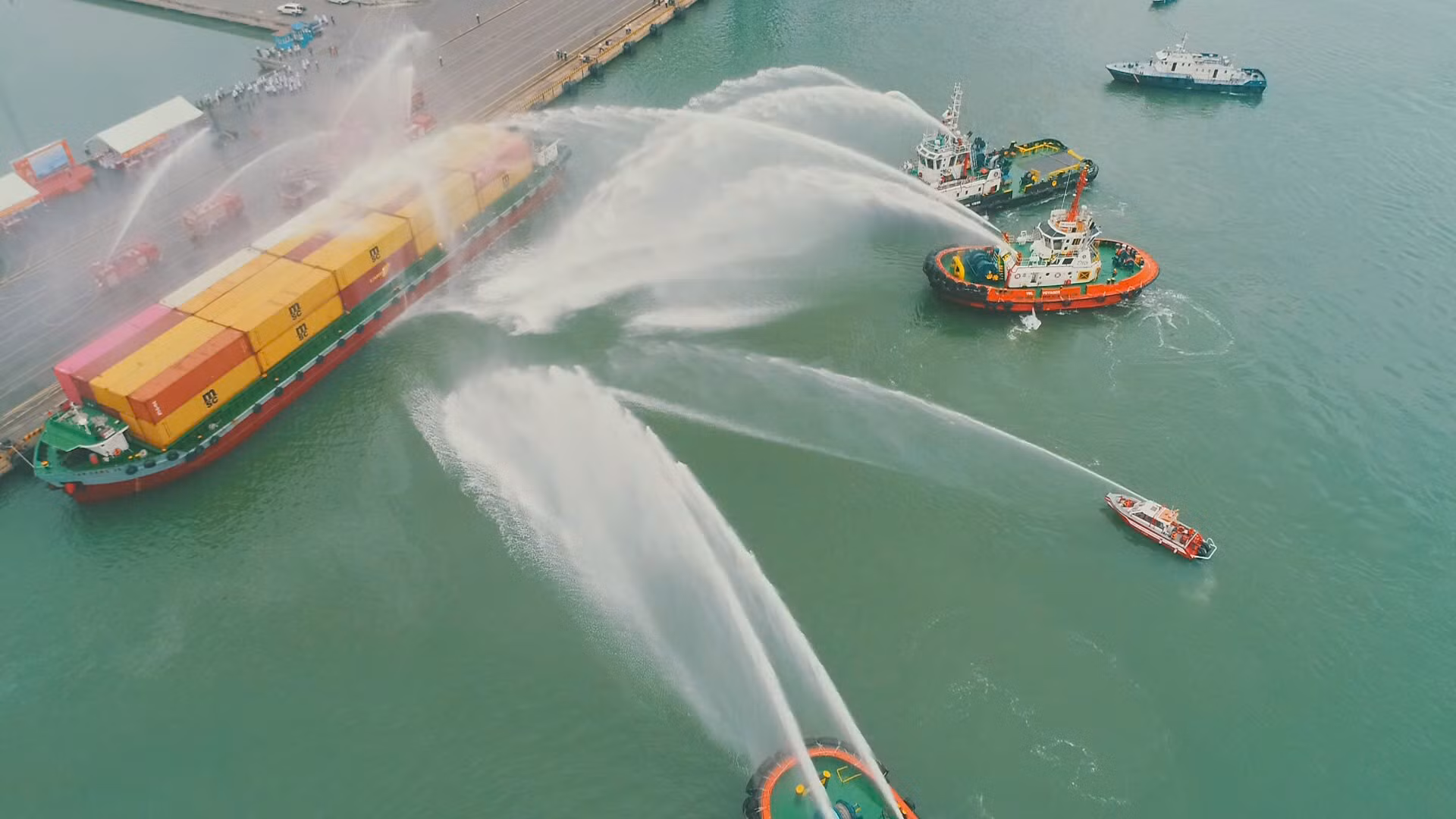 Bà Rịa-Vũng Tàu diễn tập chữa cháy, cứu nạn, cứu hộ tại Cụm Tân Cảng Cái Mép -3