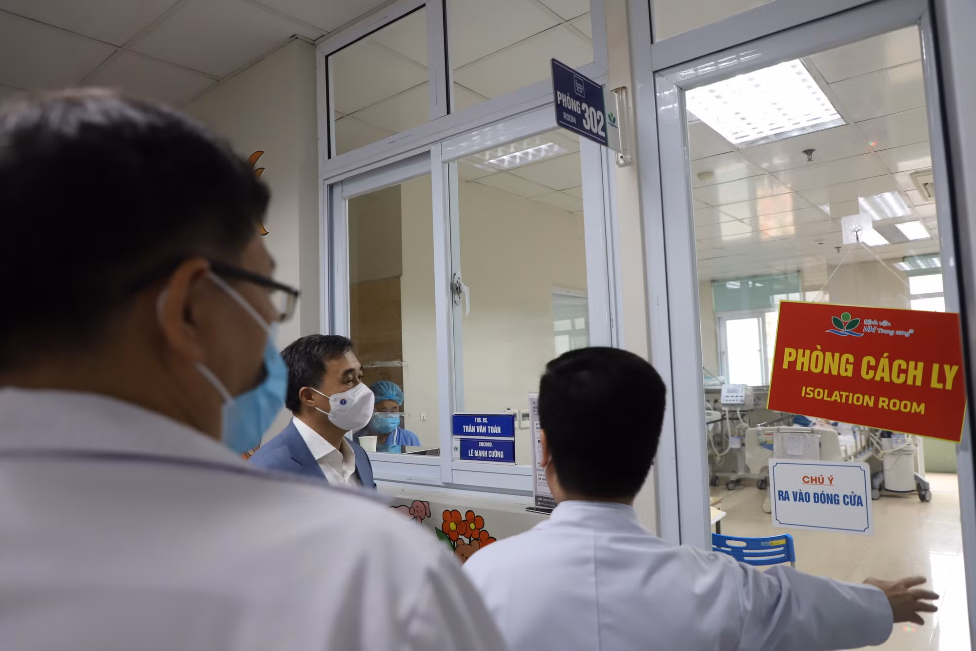 Hạn chế người thăm bệnh để phòng chống lây nhiễm sởi -0