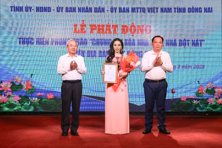Bà Lê Nữ Thùy Dương ủng hộ 55 tỷ đồng cho chương trình xóa nhà tạm, nhà dột nát tỉnh Đồng Nai -0