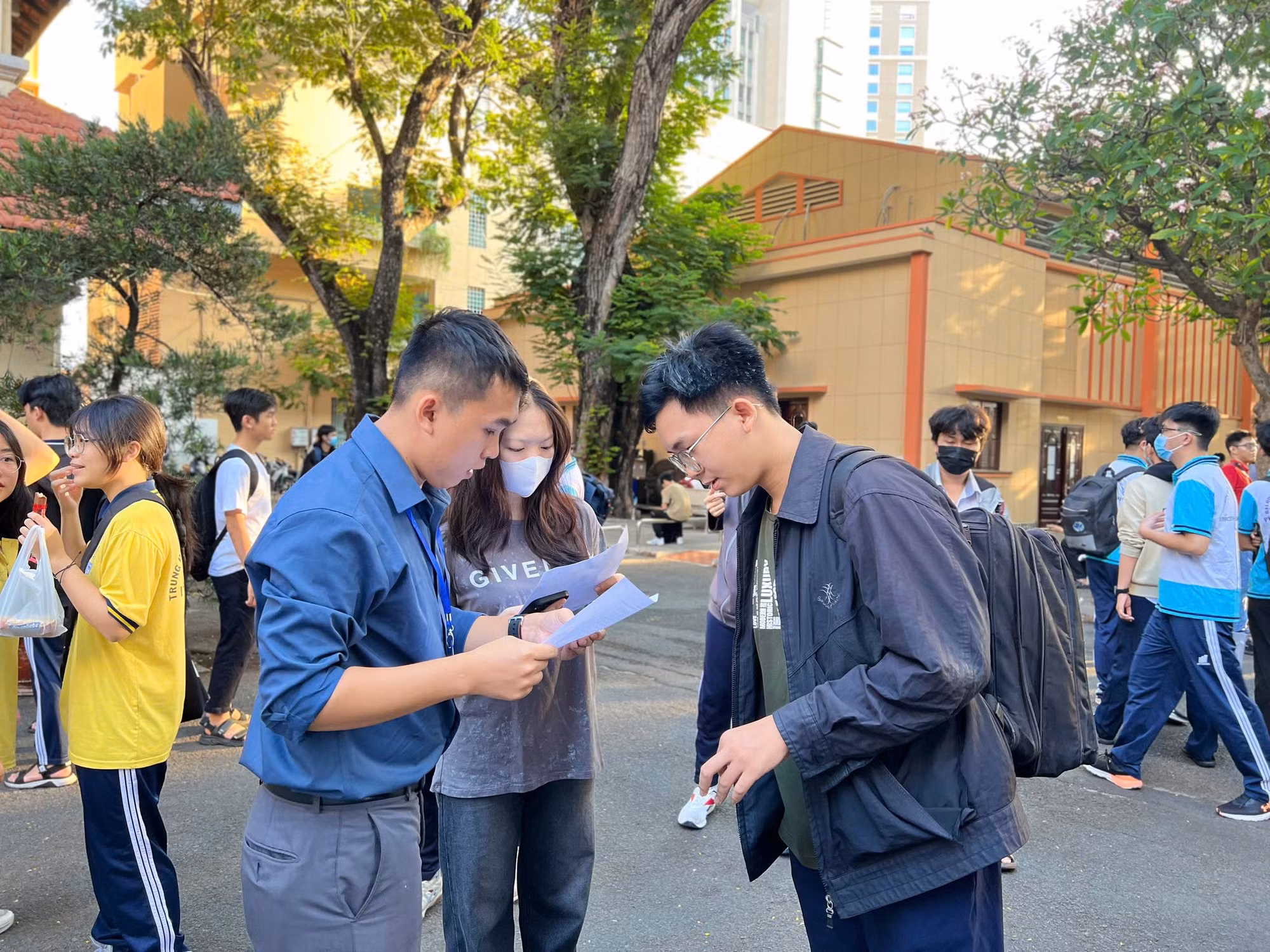 Thí sinh quên CCCD được hỗ trợ lấy chỉ trong thời gian ngắn -0
