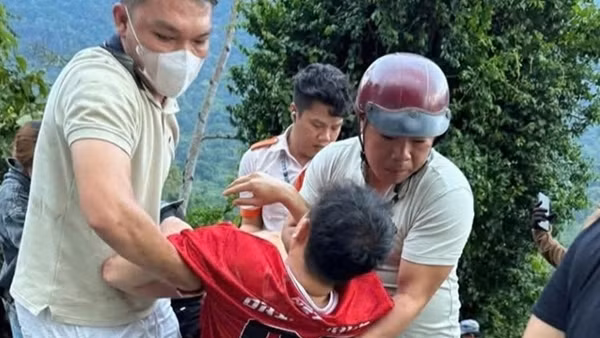 Tạm giữ hình sự tài xế xe khách gây tai nạn ở đèo Bảo Lộc
