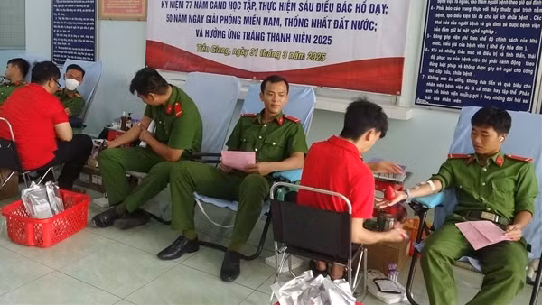 Hơn 200 cán bộ, chiến sĩ Công an tỉnh Tiền Giang tham gia hiến máu tình nguyện