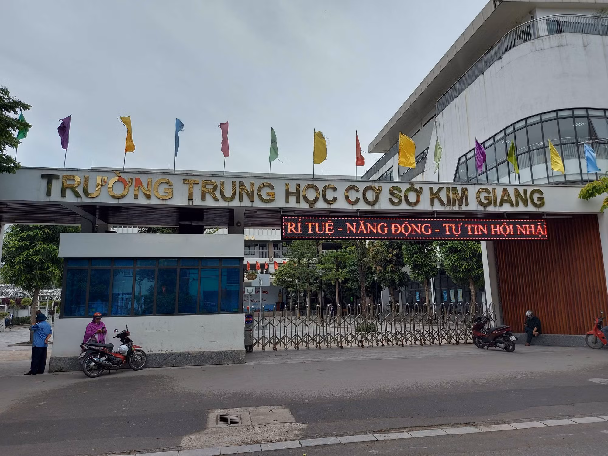 Hà Nội: Thực hư nhiều học sinh bị “ép” không được thi vào lớp 10 công lập? -0