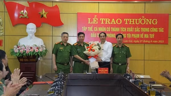 Khen thưởng Công an tỉnh Lào Cai đấu tranh hiệu quả với tội phạm ma túy