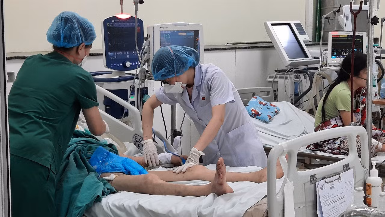 Tăng ca COVID-19 nặng và tử vong, Bộ Y tế yêu cầu chấn chỉnh thu dung, điều trị -0