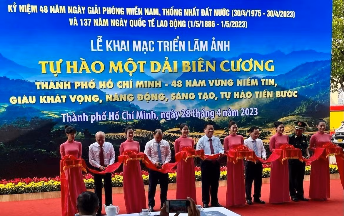 “Tự hào một dải biên cương” với những hình ảnh giàu cảm xúc -0