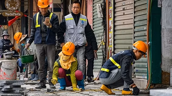 Hà Nội lại đào đường phục vụ hạ ngầm ở 300 tuyến phố