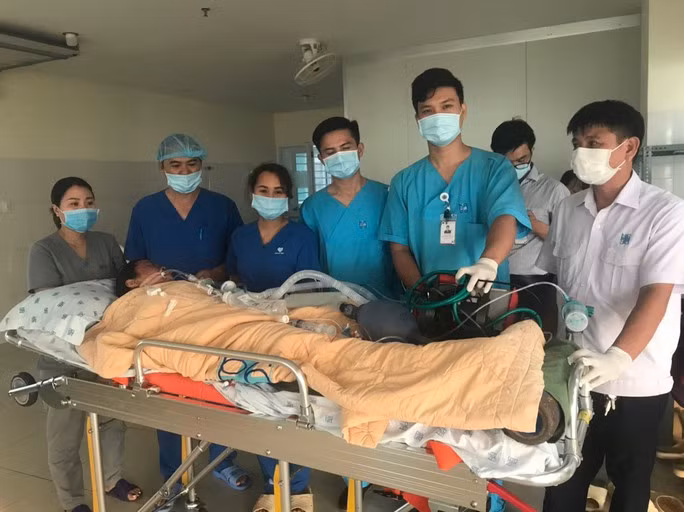 Thấm đẫm tình người trong vụ cô gái bị cây gãy đổ đè đa chấn thương -0