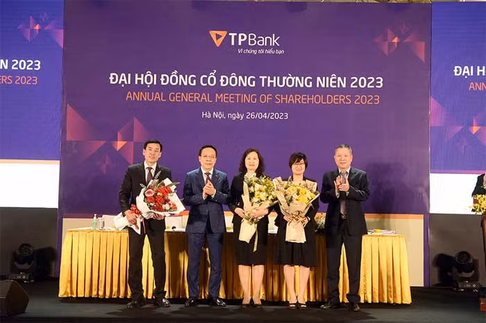 Đại hội cổ đông TPBank: Mục tiêu kinh doanh 8.700 tỷ trong năm 2023, tăng trưởng an toàn, bền vững -1