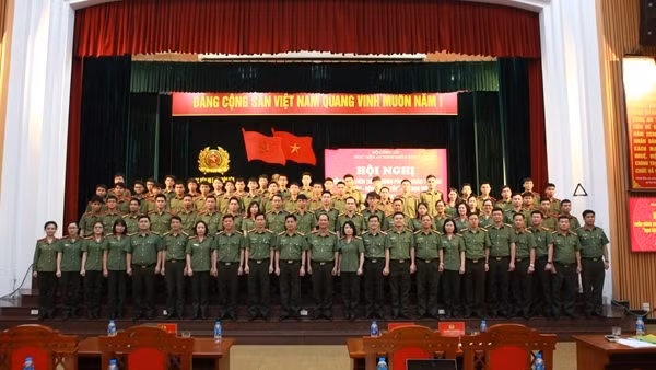Nhân rộng điển hình tiên tiến, đưa phong trào thi đua tiếp tục phát triển sâu rộng