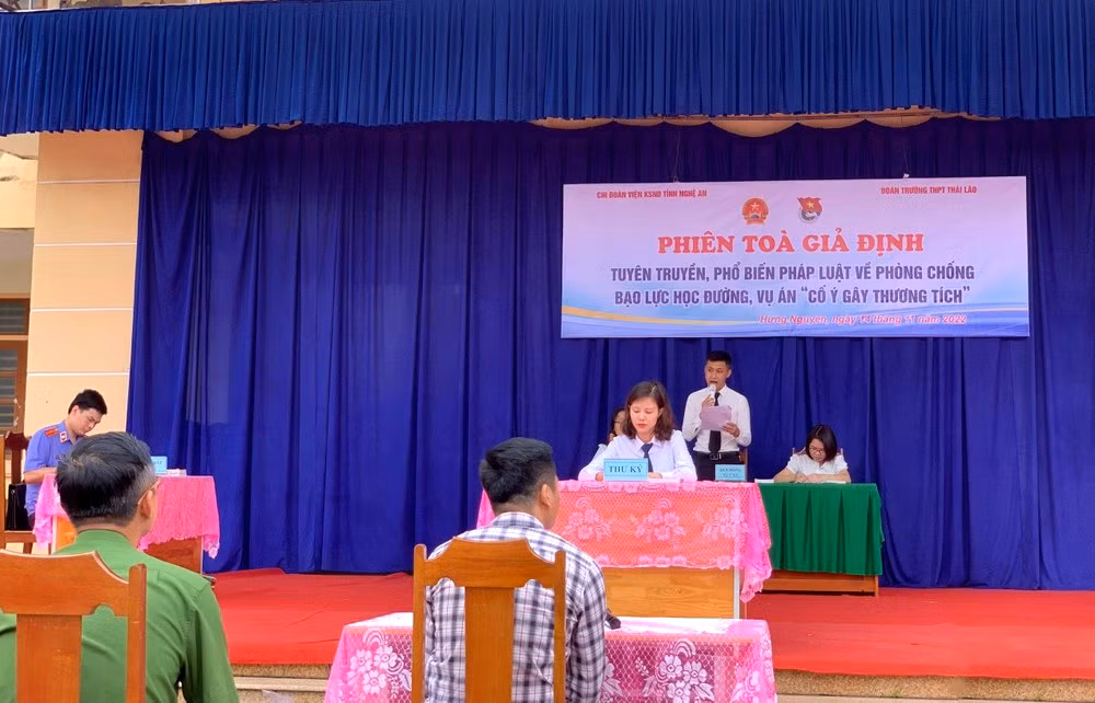 Mọi người, xin hãy lắng nghe con… -0