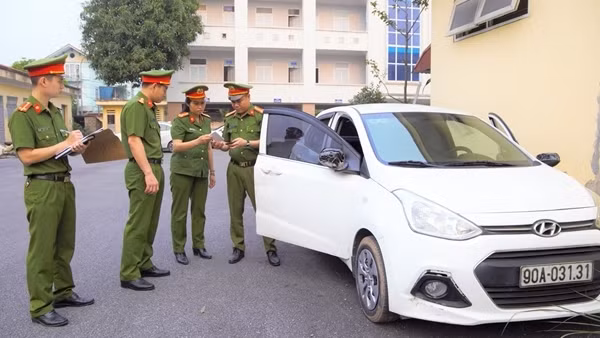 Kịp thời bắt giữ tên cướp siết cổ tài xế, cướp taxi ở Phủ Lý