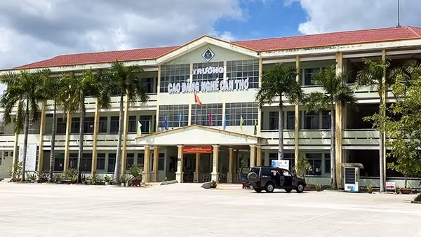 Lộ diện nhiều sai phạm tại Trường Cao đẳng nghề Cần Thơ