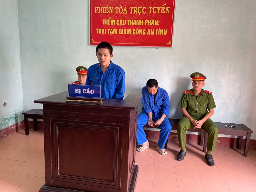 Lãnh án tử hình vì vận chuyển gần 2 kg ma túy -0