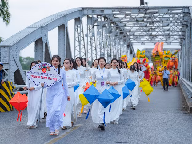 Sôi động lễ hội đường phố tại Festival Nghề truyền thống Huế -0