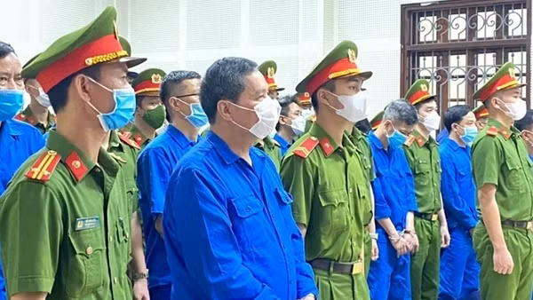 Cựu Chủ tịch UBND TP Hạ Long Phạm Hồng Hà bị tuyên phạt 15 năm tù