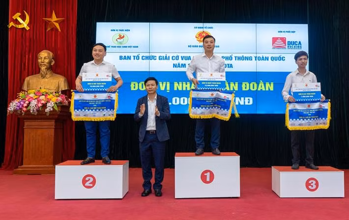 Trao Giải Cờ vua học sinh phổ thông toàn quốc năm 2022 - Cup TOTA -0