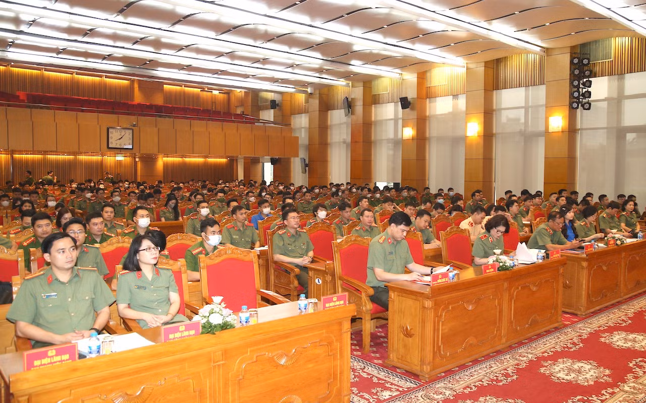 Tăng cường công tác chính trị, tư tưởng trong đoàn viên, thanh niên CAND -0
