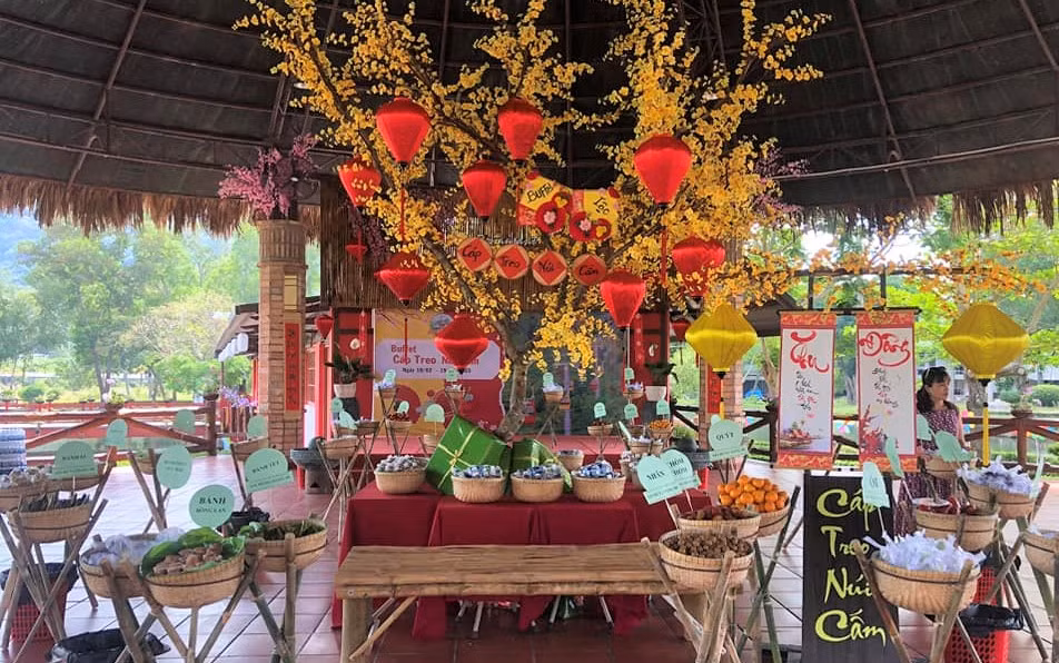 “Đại tiệc trên mây”: Cáp treo Núi Cấm - Buffet bánh dân gian, trái cây mừng lễ 30/4- 01/5 -0