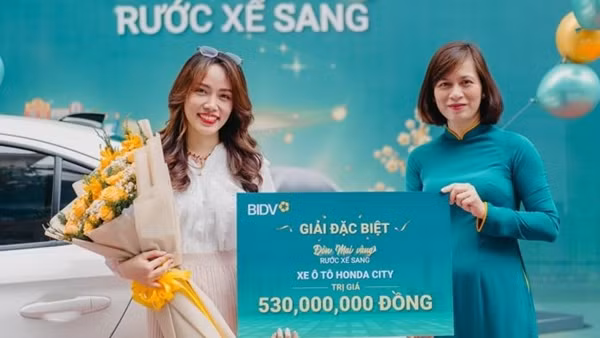 BIDV trao giải thưởng ô tô Honda City cho khách hàng