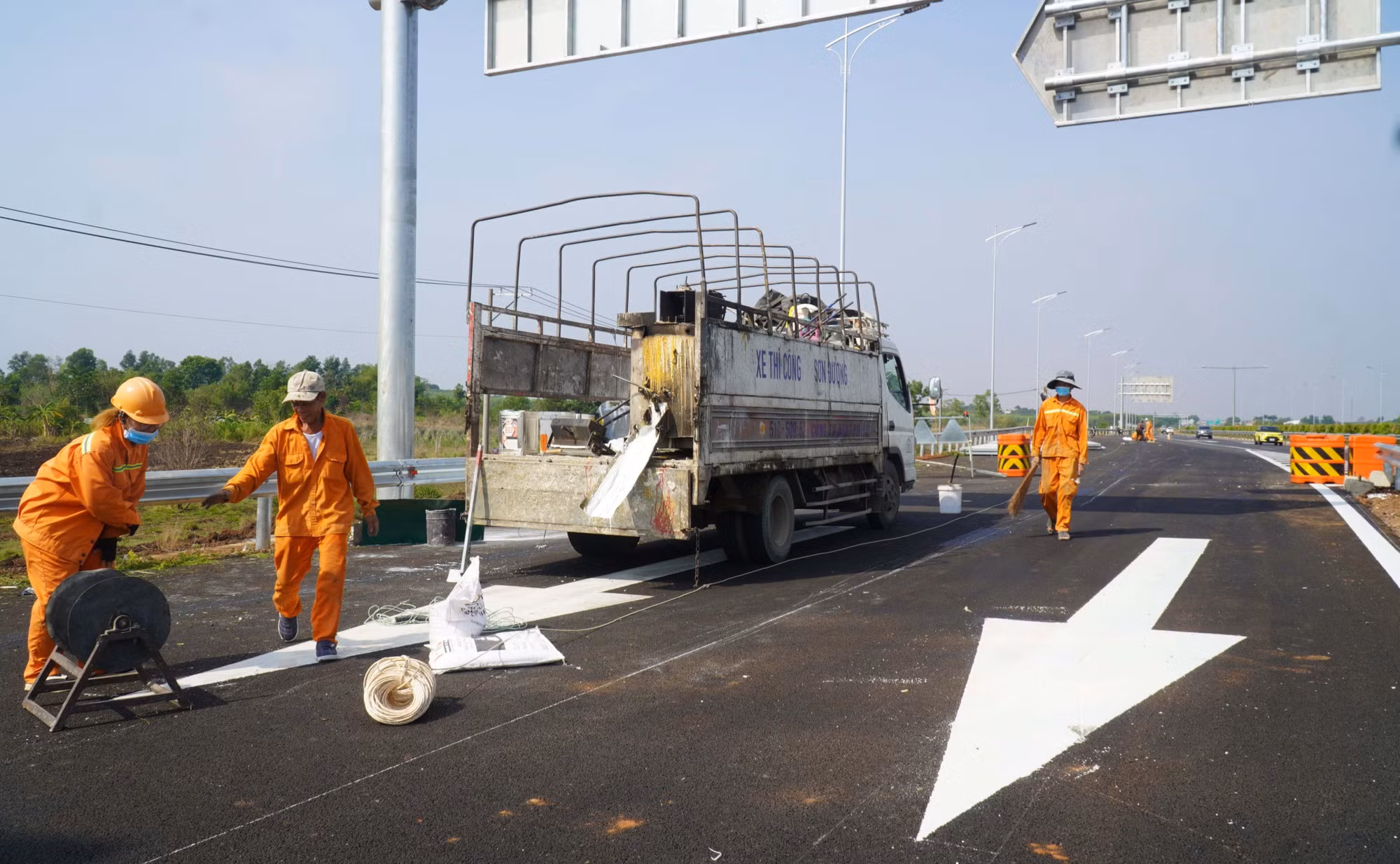 Ngắm tuyến cao tốc Phan Thiết - Dầu Giây trước giờ thông xe -0