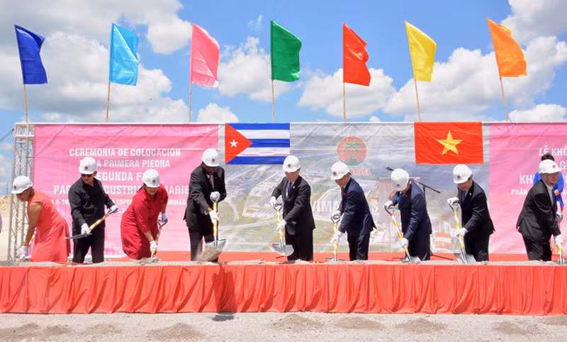 Chủ tịch Quốc hội cắt băng khánh thành, khởi công các nhà máy, KCN tại Cuba -0