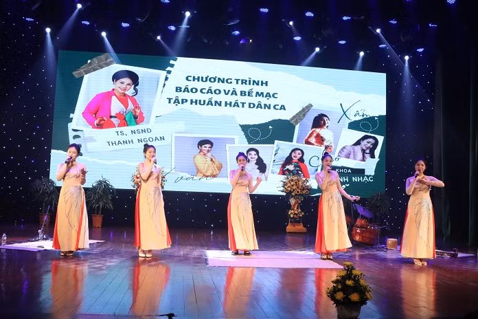 Ca sĩ – giảng viên Thanh Nhạc học hát dân ca để phát huy nghệ thuật truyền thống -0