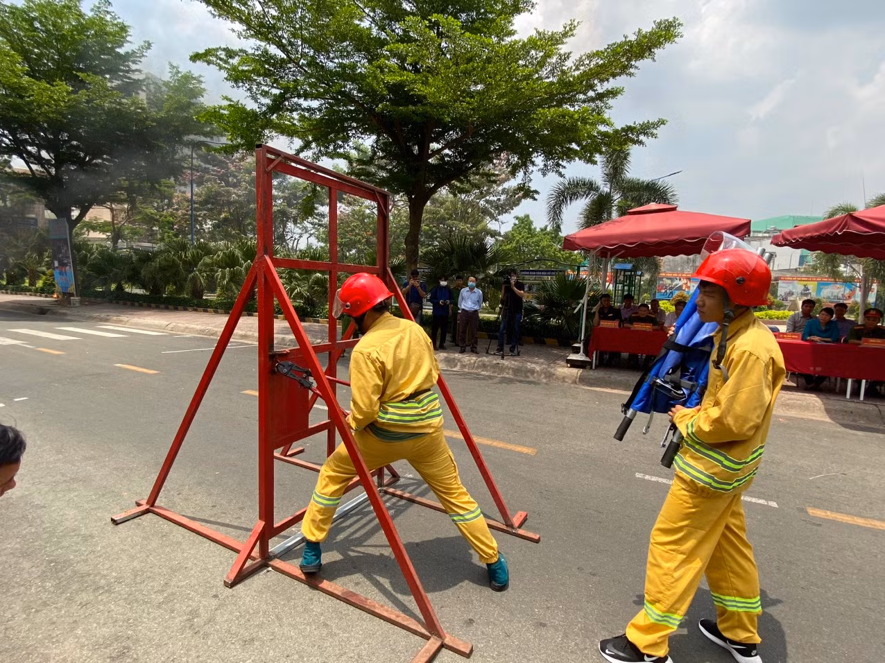 Nhân rộng mô hình “tổ phản ứng nhanh chữa cháy và cứu nạn cứu hộ-lực lượng vũ trang” -0