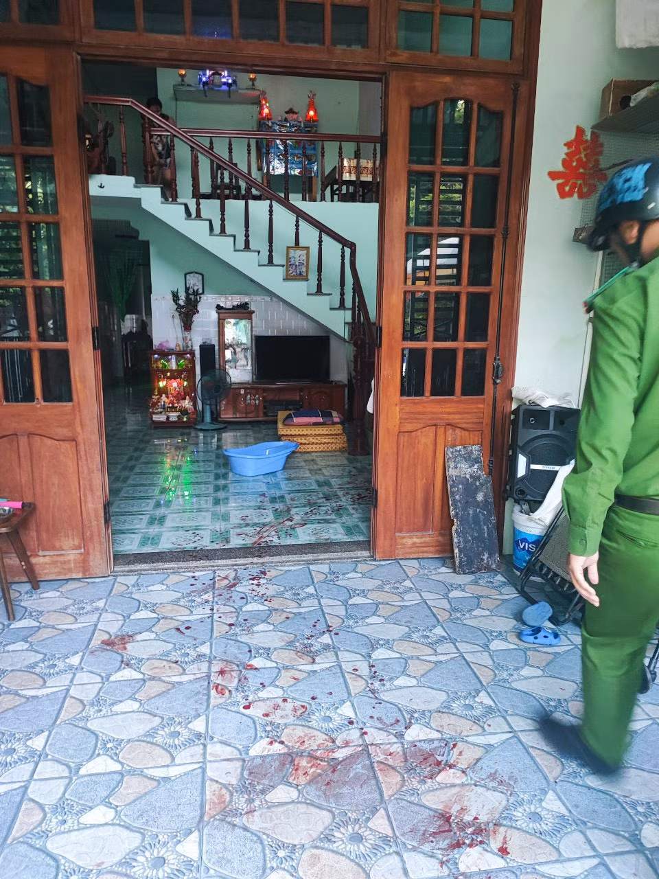 3 chiến sĩ Công an phường Thọ Quang bị thương khi bị đối tượng mua bán ma túy tấn công -1