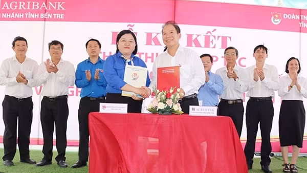 Agribank Bến Tre và Tỉnh Đoàn Bến Tre ký thỏa thuận hợp tác