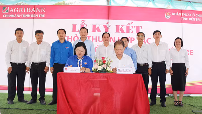 Agribank Bến Tre và Tỉnh Đoàn Bến Tre ký thỏa thuận hợp tác -1