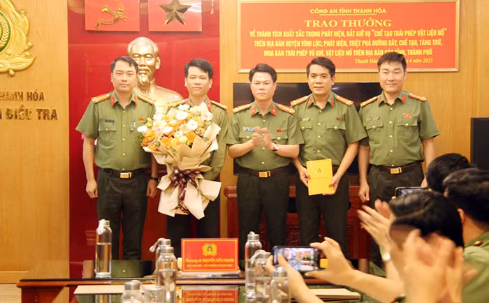 Liên tiếp triệt phá 2 đường dây chế tạo, tàng trữ, mua bán vũ khí, vật liệu nổ quy mô lớn -0