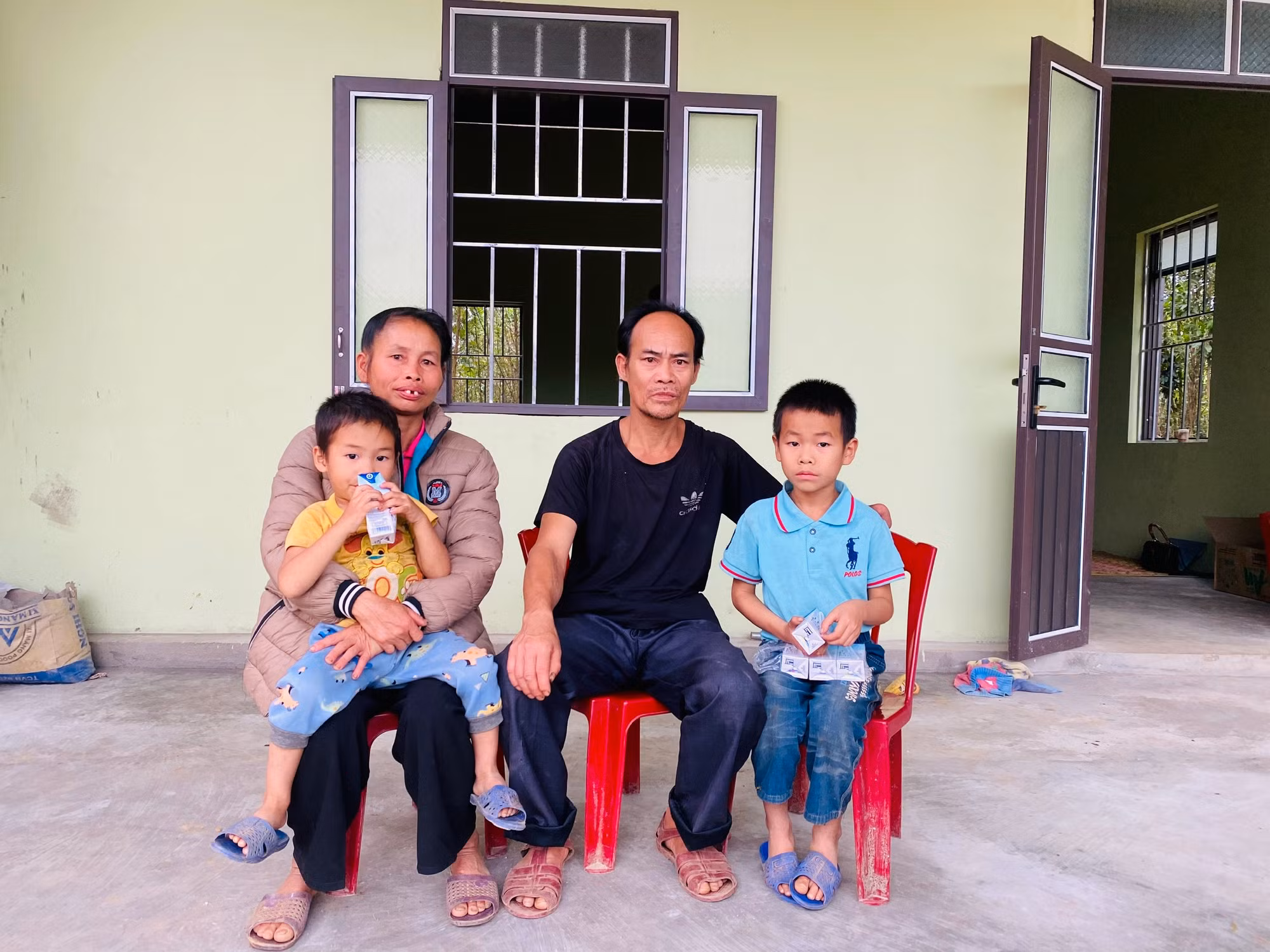 Từ vụ ngộ độc hy hữu đến căn nhà ấm áp -0