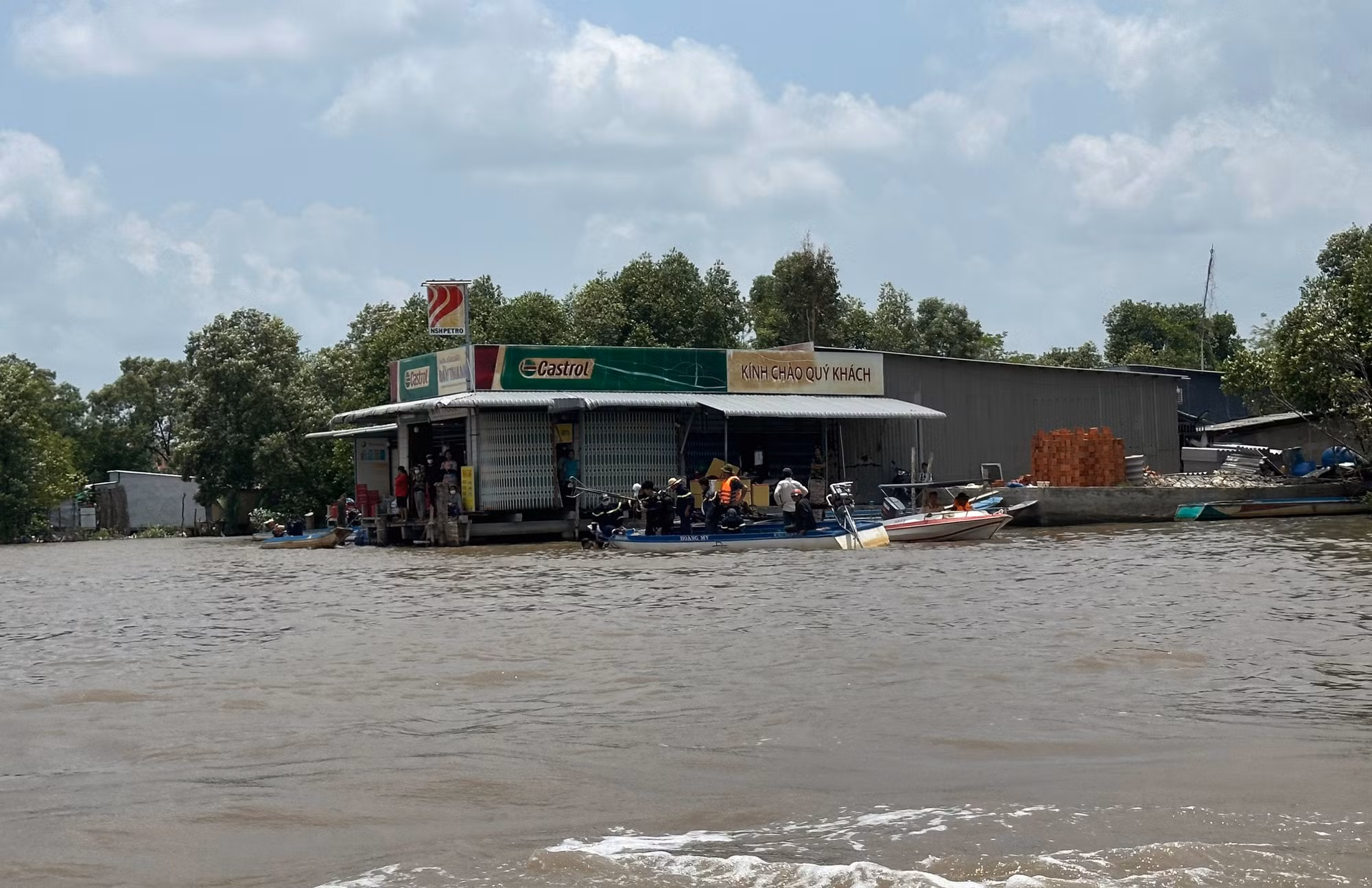 Thành lập các đoàn đến viếng, chia buồn với gia đình Thiếu tá Nguyễn Chí Nguyện -0