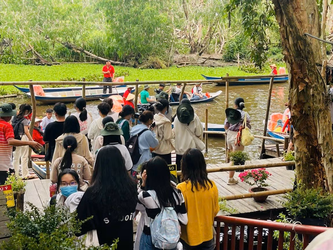 Trà Sư – điểm hút khách mùa lễ 30/4 -1/5 -0