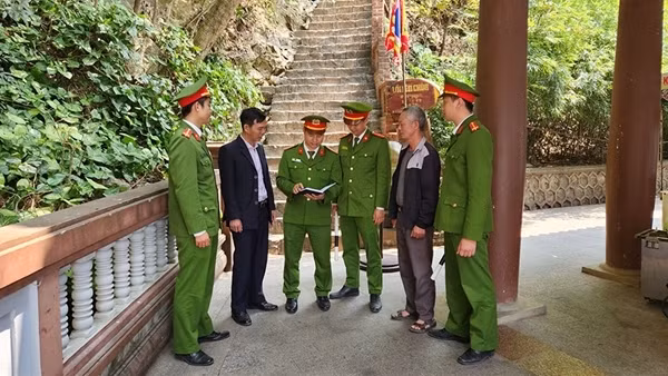 Công an xã giữ bình yên vùng đất thiêng Yên Tử