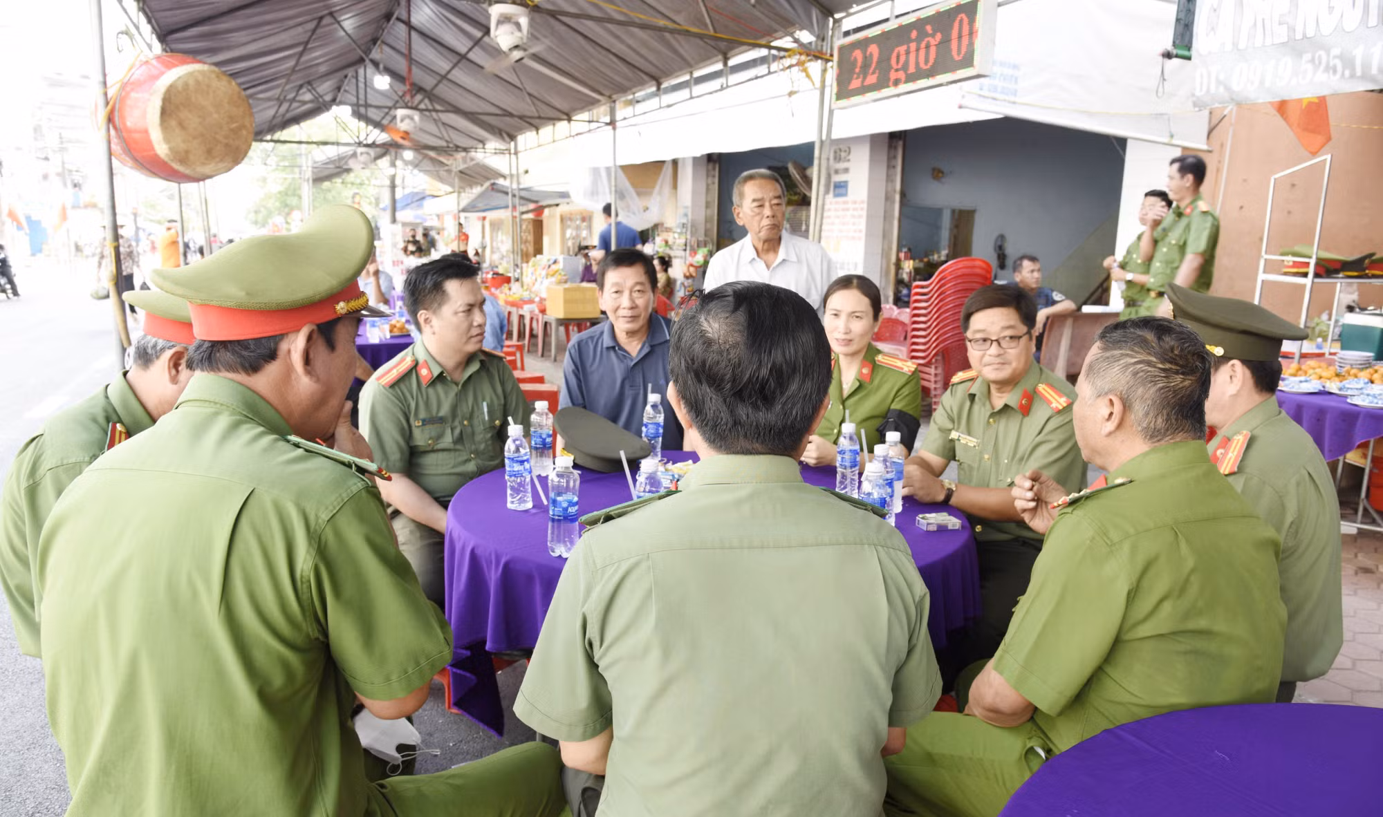Thành lập các đoàn đến viếng, chia buồn với gia đình Thiếu tá Nguyễn Chí Nguyện -0