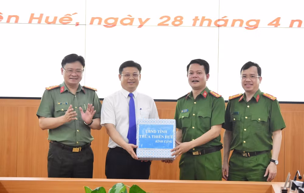 Bộ Công an và UBND tỉnh Thừa Thiên-Huế ký kết kế hoạch phối hợp triển khai thực hiện các nhiệm vụ Đề án 06 -0