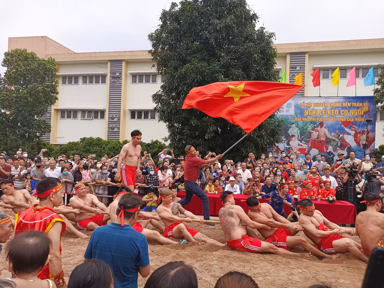 Tưng bừng “Kéo co ngồi” - Di sản văn hóa phi vật thể đại diện nhân loại -0